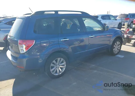 2011 Subaru Forester 2.5X Premium из США, поврежденный, VIN JF2SHBDC8BH708746